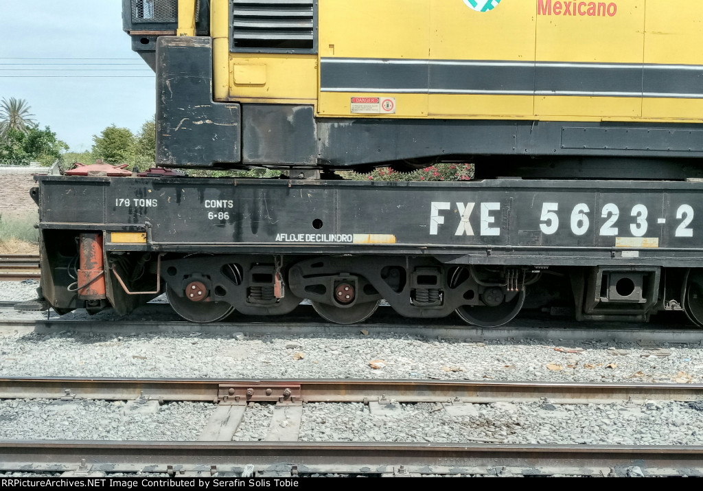 FXE 5623-2 Trucks 